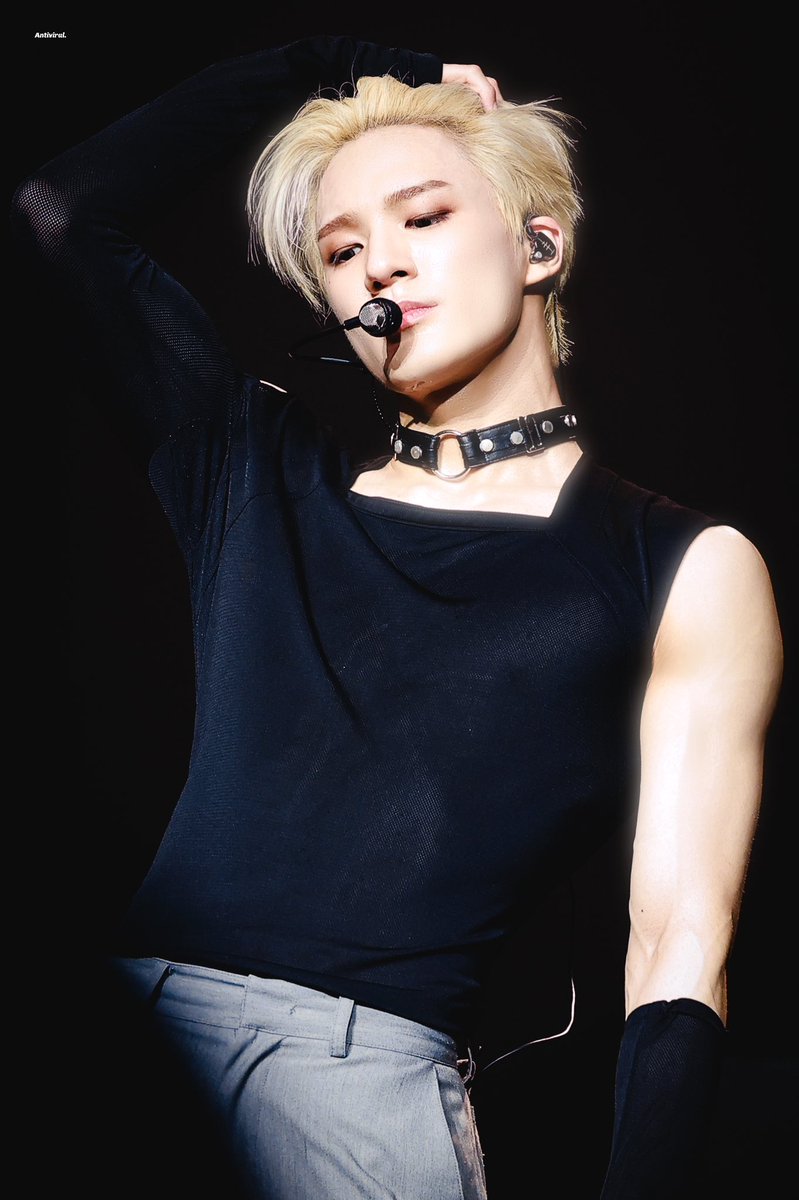 kjc_j22's tweet photo. Kuatkan lah hati dan jantungku lee jeno blonde hair up #JENOBLONDE #jeno #THEDREAMSHOW2_in_PARIS https://t.co/6PaXiF3TQR