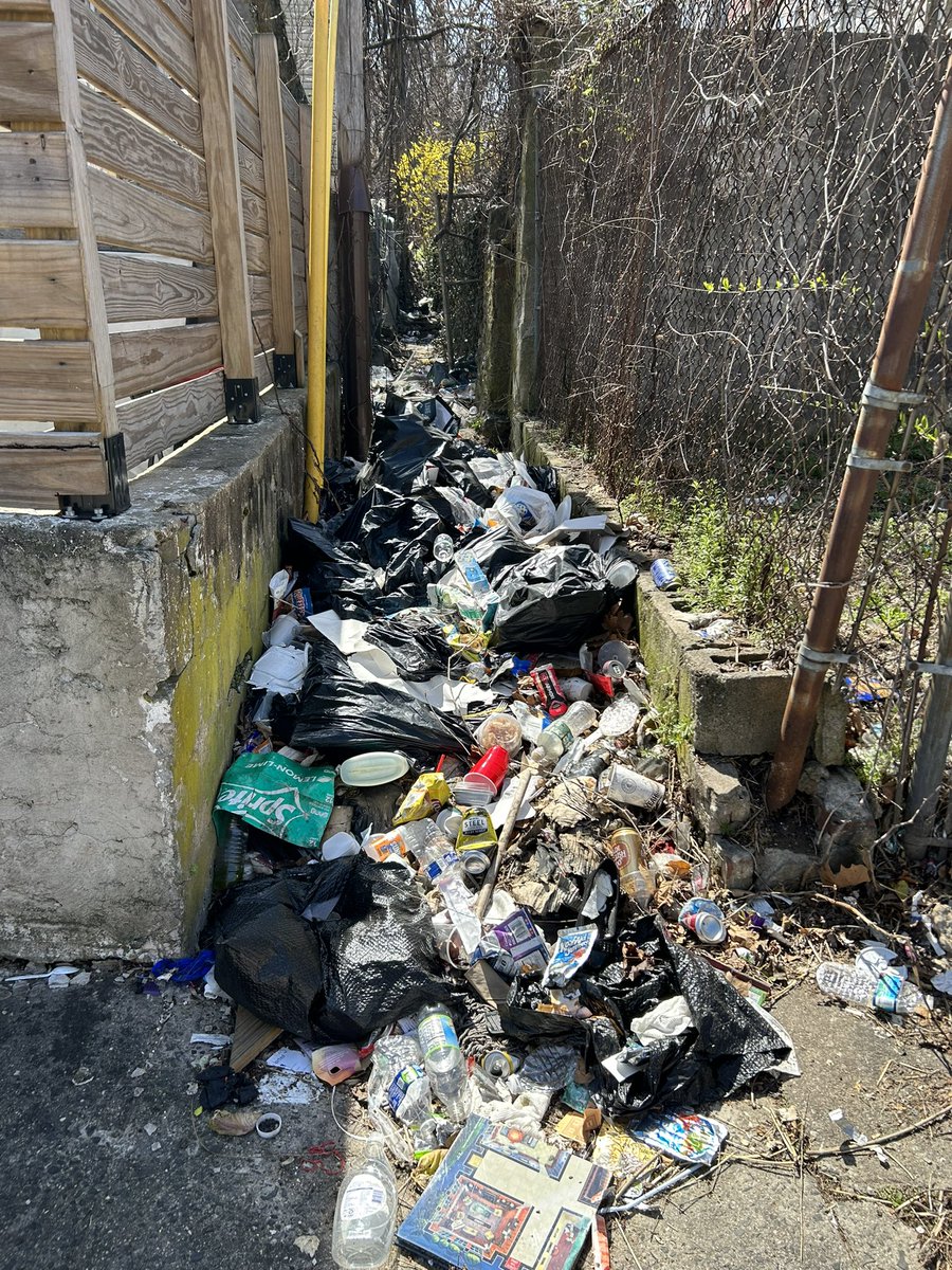 Ya Fav Trashman tweet media