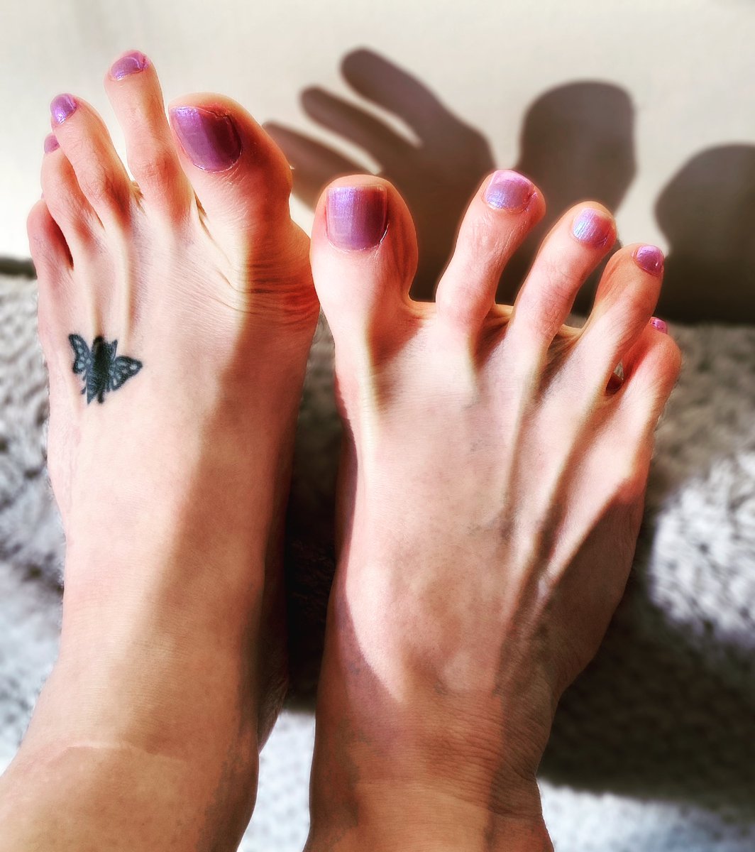 goddessgone's tweet photo. How many can you fit in your mouth? #longtoes #milftoes #sexytoes #prettytoes #toefetish #toes #suckmytoes #flexibletoes #slendertoes #footfetish #feet #footfetishnation #toes #foot #prettyfeet #footfetishcommunity #feetporn #feetlovers https://t.co/pdDgva6xxd