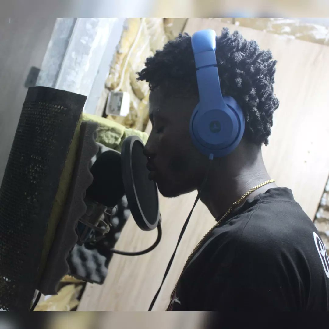 cb_rsfem's tweet photo. Com muito gosto que anunciamos a abertura dos nossos lançamentos para 2023 com o "IMPRESSORA" nas performances de @Adruizzy_fag &amp; @gunther_baby 🎶🔥

Disponível dia 4 de Abril pelas 20h (de Angola), no nosso canal do YouTube! 🎬🎞️🎥

#CbRSFEM https://t.co/TG206tkb2C