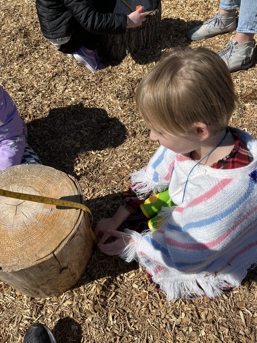 lrgraham23's tweet photo. So much joy in learning today!! Watching students learn through discovery, exploration and play makes my heart full. #outdoorclassroom #bssdproud #mountrockengaged https://t.co/ieE4ChpfnK