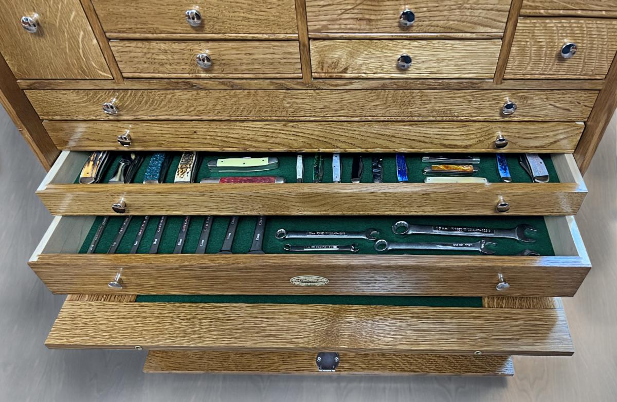 GerstnerUSA's tweet photo. The 2613 Pro-Series Chest- Our largest chest for ever-expanding collections. If you have a big collection of tools or treasures, trust it to a pro. https://t.co/6IGqlA0rhG
#gerstnerusa #hgerstnerandsons #madeinusa #craftsmanshiplives https://t.co/smCPo8xA5z