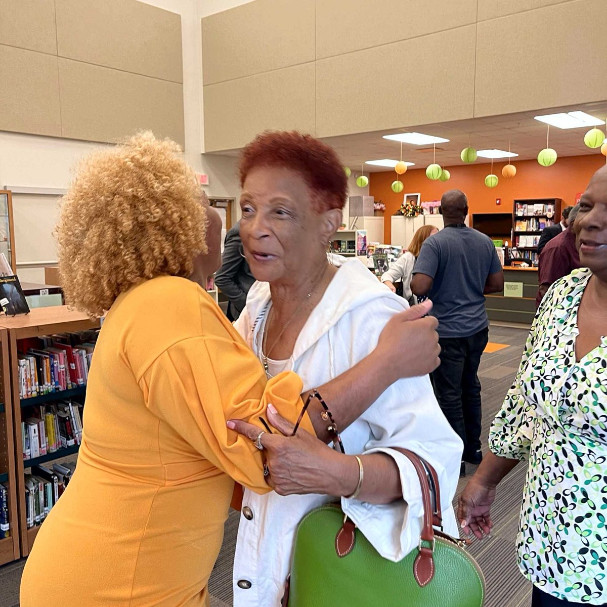 Candace Newell tweet media