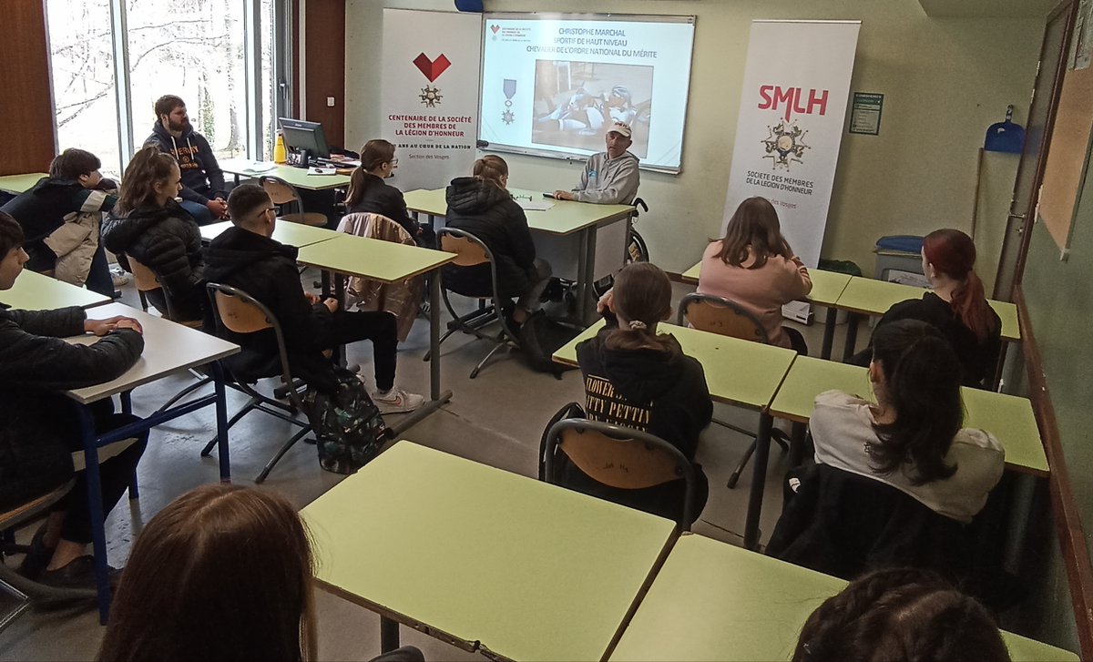 smlh88's tweet photo. LE TRIO DE LA RÉSILIENCE AU LYCÉE AGRICOLE DE MIRECOURT. E BOEUF, C MARCHAL et V MICHEL ont fait un exposé sur l'engagement, la persévérance et l'engagement devant 16 collégiens en décrochage scolaire passif https://t.co/cYMMbUu4BY