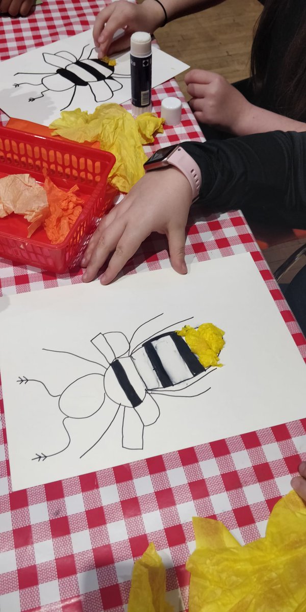 leedssanctuary's tweet photo. One of our Craftivists leaders had a wonderful time leading a Biodiversity session at Girls Brigade this week. The group were full of great ideas and so keen to talk about the importance of bees!
#leeds #universityofleeds #leedsuni #leedsinspired #zerowasteleeds #craftivism https://t.co/3T39XqetDo