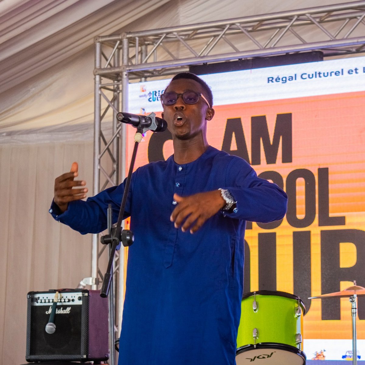 A ce rythme d'injustice d'intimidation et de discrimination sur les plus faibles ma plume ne prendra point de congés.
#slam #slammers #souane #slampoetrie #poetry #poesie #slam #panafricain #Afrique #justice #droit