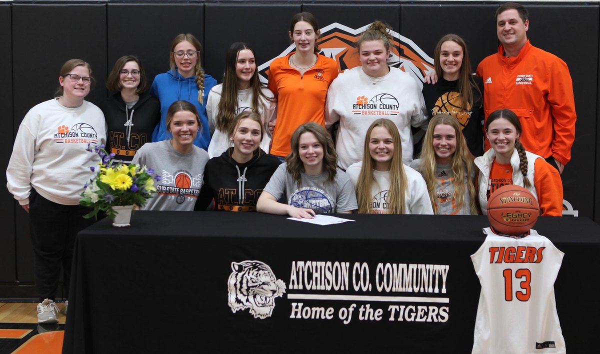 ACCHS_Hoops's tweet photo. Congrats @NatalieNitz1 on your signing with @SwedesWBBall. You have left a huge impact on the tiger community and will do great things as a Swede! https://t.co/tRCxK4wPoc