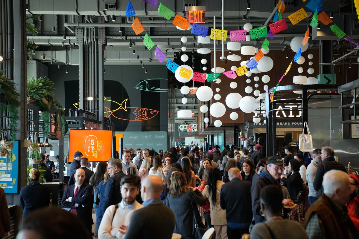 NYCMayor's tweet photo. The strength of our city lies in our ability to adapt throughout history.

The impressive public space we are opening today at Pier 57 along with its Google campus highlight that this is a transformative time in New York City. https://t.co/7V0RUcbygP