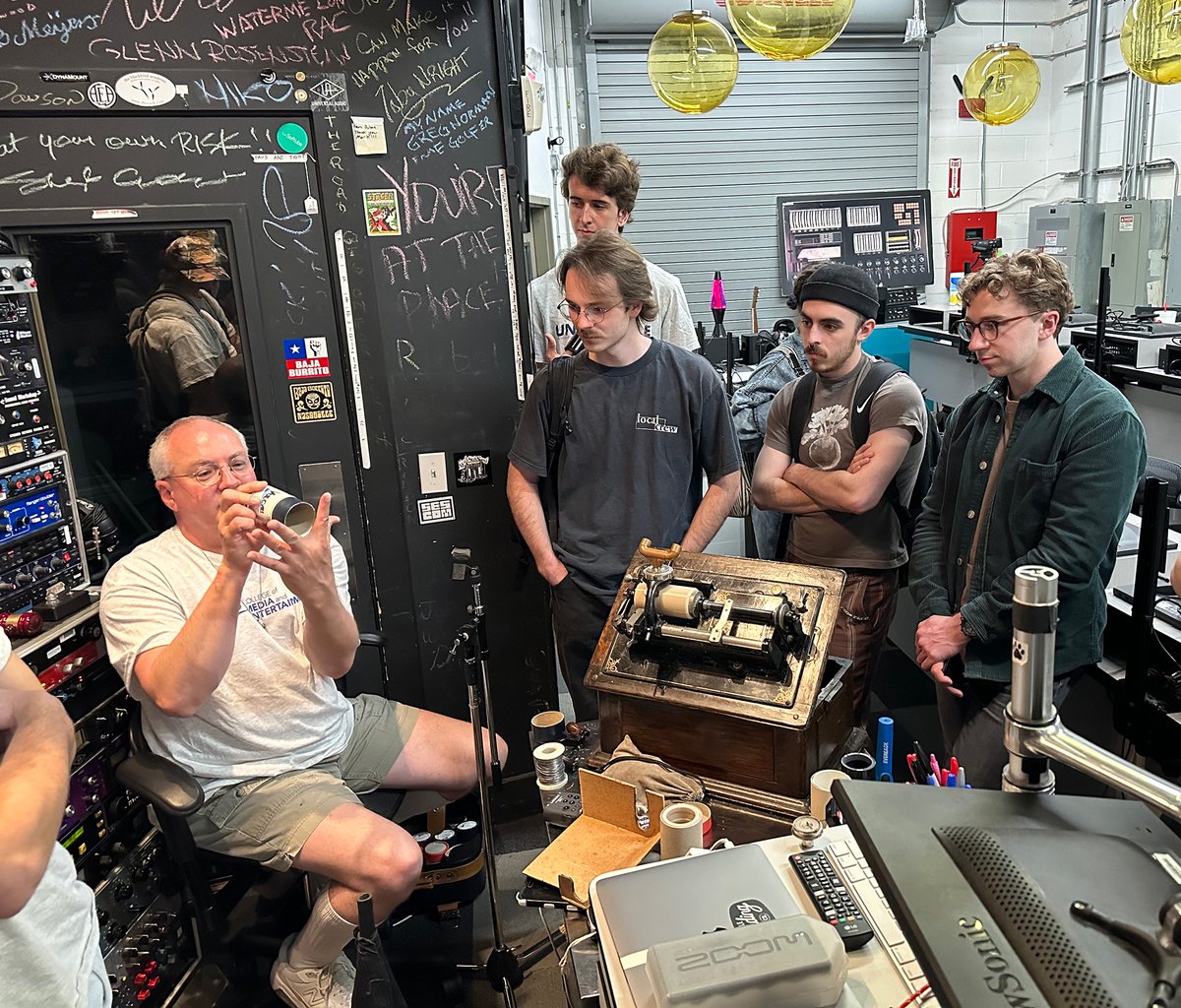 BBArocks's tweet photo. We're making a recording on a c. 1905 Edison Triumph Phonograph. ๐ฃ Thanks to โWaxโ Cylinder Audio Engineer Martin Fisher and artist Charlie Treat for making magic! APPLY: https://t.co/OhXXgjN32H
#tbt #waxcylinder #recording #edisonphonograph https://t.co/AKXI6QKZS4