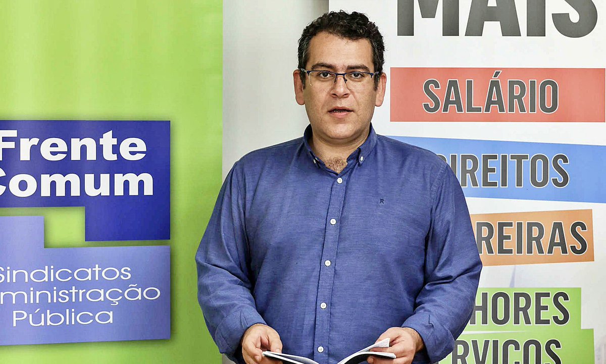 jornalonline_pt's tweet image. A Frente Comum de Sindicatos da Administração Pública considerou hoje que a proposta do Governo de aumento salarial adicional de 1% &apos;é uma absoluta miséria&apos; que resultará em mais 25 cêntimos por dia ... | #FRENTECOMUM #FUNÇÃOPUBLICA #INFLACÇÃO

jornalonline.pt/funcao-publica…