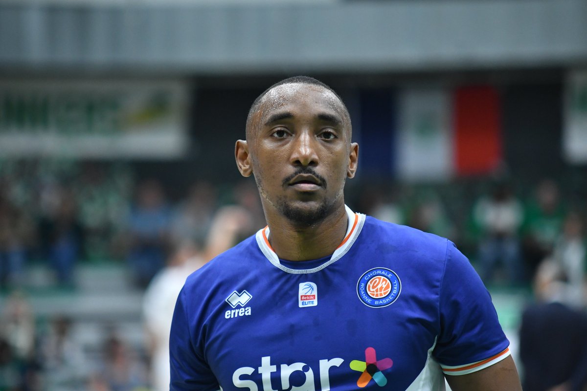 Kadri Moendadze, le miraculé mahorais.

🇾🇹 De retour de blessure dimanche, le Roannais est le seul joueur professionnel originaire de Mayotte.

💬 "Je ne sais pas comment j'ai eu cette chance !"

➡️ Récit d'un destin unique : bebasket.fr/kadri-moendadz…

📸 <a href="/judumelie/">Julie Dumélié</a> / <a href="/olivierfusy/">OF-Y ⭐⭐</a>