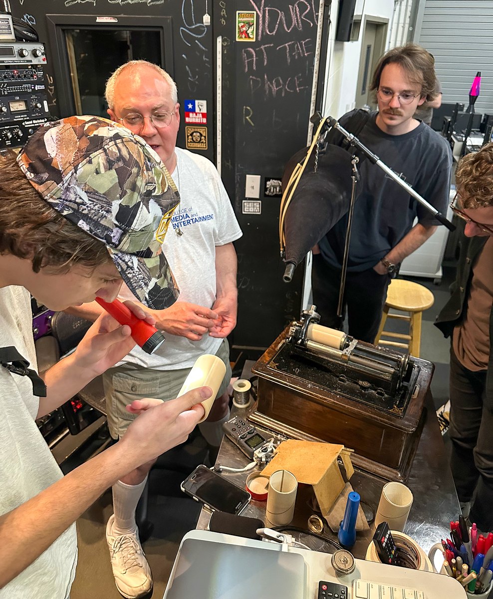 BBArocks's tweet photo. We're making a recording on a c. 1905 Edison Triumph Phonograph. ๐ฃ Thanks to โWaxโ Cylinder Audio Engineer Martin Fisher and artist Charlie Treat for making magic! APPLY: https://t.co/OhXXgjN32H
#tbt #waxcylinder #recording #edisonphonograph https://t.co/AKXI6QKZS4