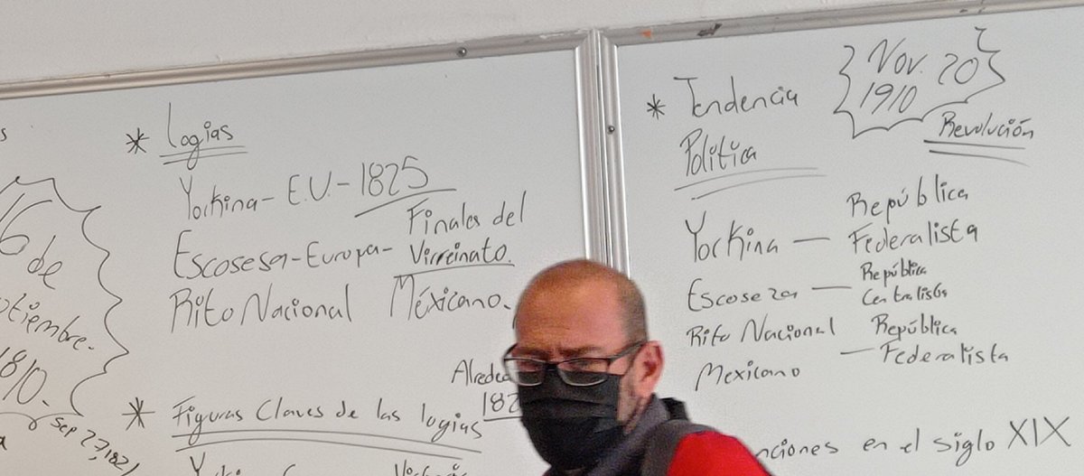 __Mar6__'s tweet photo. @iHSCARDIGAN91 Mi maestro de historia 😭😭😭😭 https://t.co/1gZbeFPY89