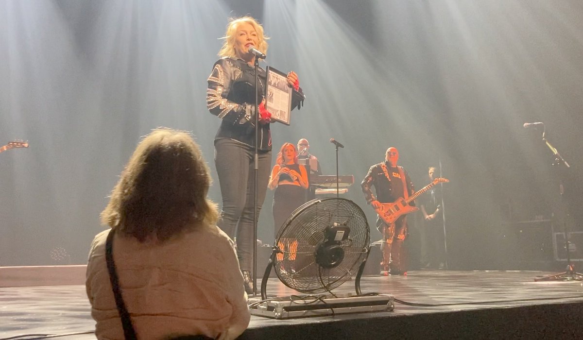 MM68DK's tweet photo. Sorry KIM for being so late with pictures from tour in Denmark, but I have been sick for the last days. Thanks for 3 AMAZING gigs, I’m so over the moon, and can not wait for next time 🇩🇰❤️xxx @kimwilde https://t.co/P3ZPfE2huS
