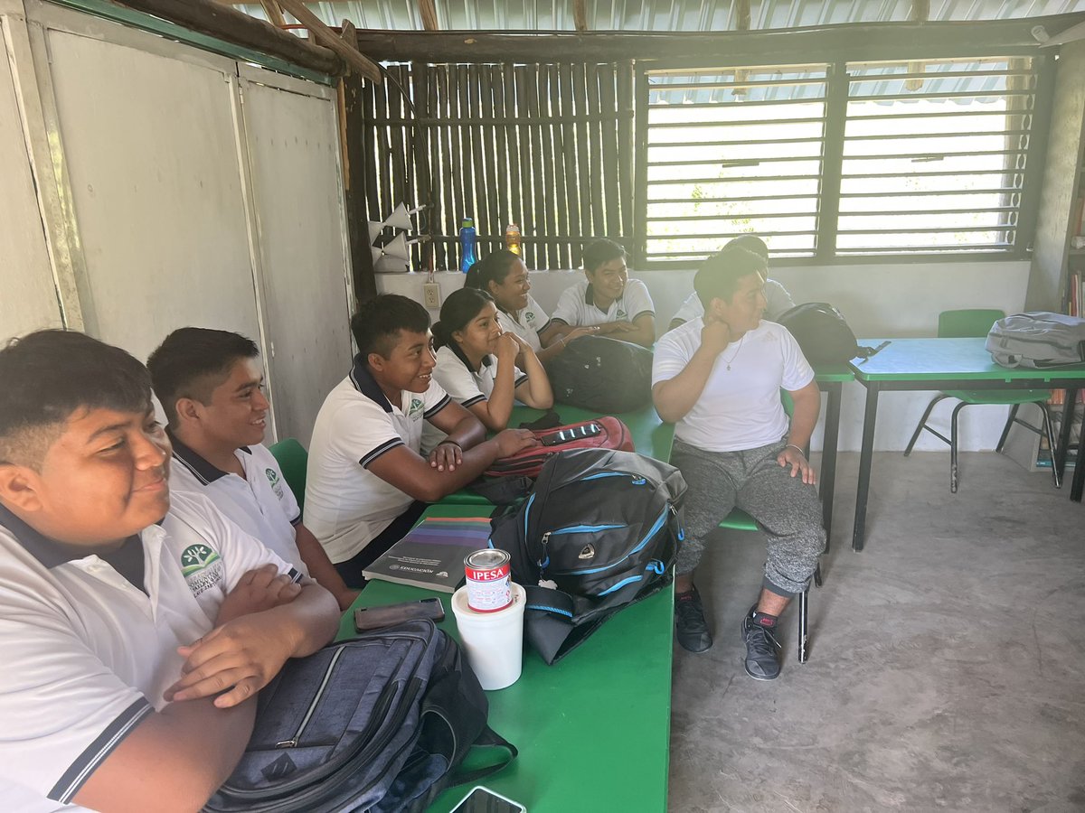 TruittJeff's tweet photo. Mr @elonmusk how about some help with #Starlink for these 31 HS kids with no running water or internet in Mayan, Yaxley #Mexico  ? https://t.co/ODW5EP5yuE