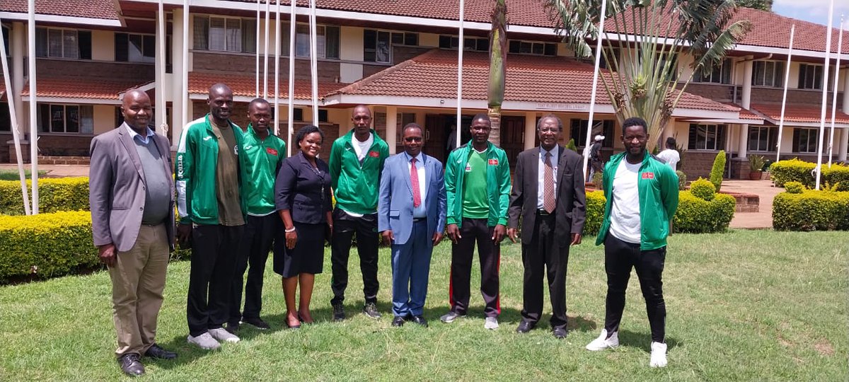 DoS_AIU's tweet photo. We acknowledge the efforts of our coaches as they enable students grow and actualize holistic growth in developing their talents.
We appreciated and awarded certs to various sporting activities as witnessed by the VC Prof. @DankitN and DVC Pro. Kiplagat Joseph @AIU_uni https://t.co/yvqGA3QoVB