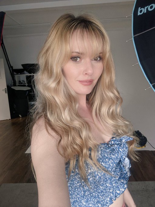 It's nearly the weekend 💙 what are your plans?💙 https://t.co/rPfdZpuG7G<a href="/tag/lingerie"class="tags"><span>#lingerie</span></a><a href="/tag/lace"class="tags"><span>#lace</span></a><a href="/tag/model"class="tags"><span>#model</span></a><a href="/tag/stockings"class="tags"><span>#stockings</span></a><a href="/tag/whitelace"class="tags"><span>#whitelace</span></a>