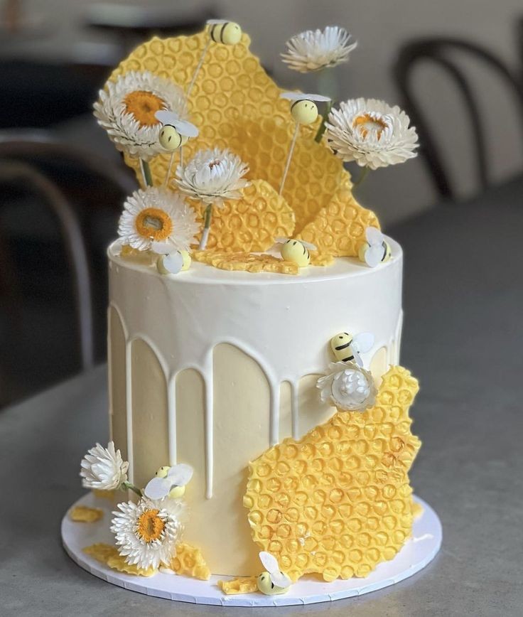 combcoffee's tweet image. 🐝 . . . Pedido: combo bees

De: @drugsdanna 
Para: @lopezinst 

Mensagem: Te amo linda!