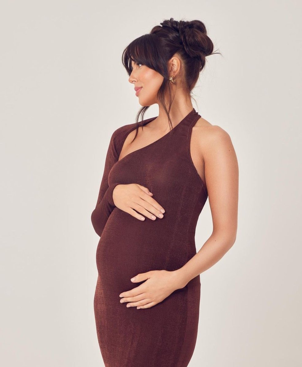 ReasonToLoveEJC's tweet photo. Sophia x prettylittlething Maternity edit 🤍 https://t.co/XS1jvaQRiO