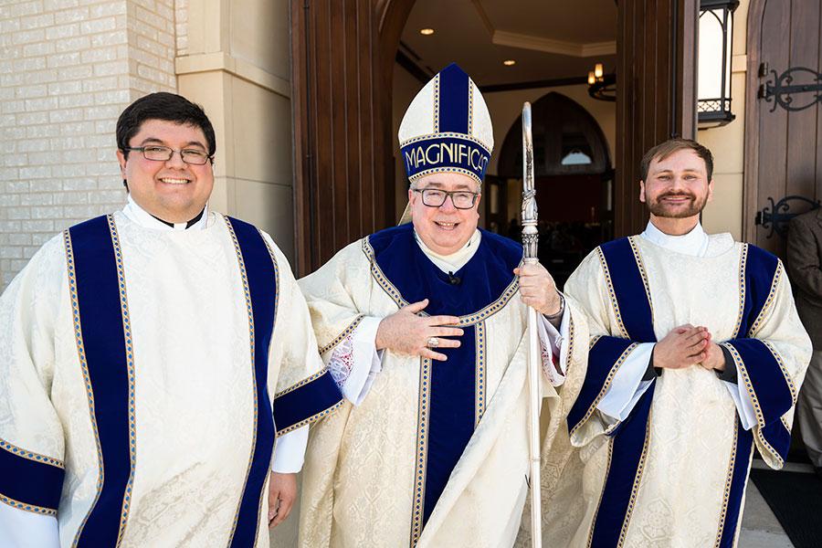 North Texas Catholic (@ntcatholic) on Twitter photo Called for service: <a href="/BpOlsonFW/">Bishop Michael Olson</a> ordains Eric Flores and Benjamin Grothouse to transitional diaconate
Article and photo gallery:
northtexascatholic.org/news/called-fo⦠Called for service: <a href="/BpOlsonFW/">Bishop Michael Olson</a> ordains Eric Flores and Benjamin Grothouse to transitional diaconate
Article and photo gallery:
northtexascatholic.org/news/called-foā¦