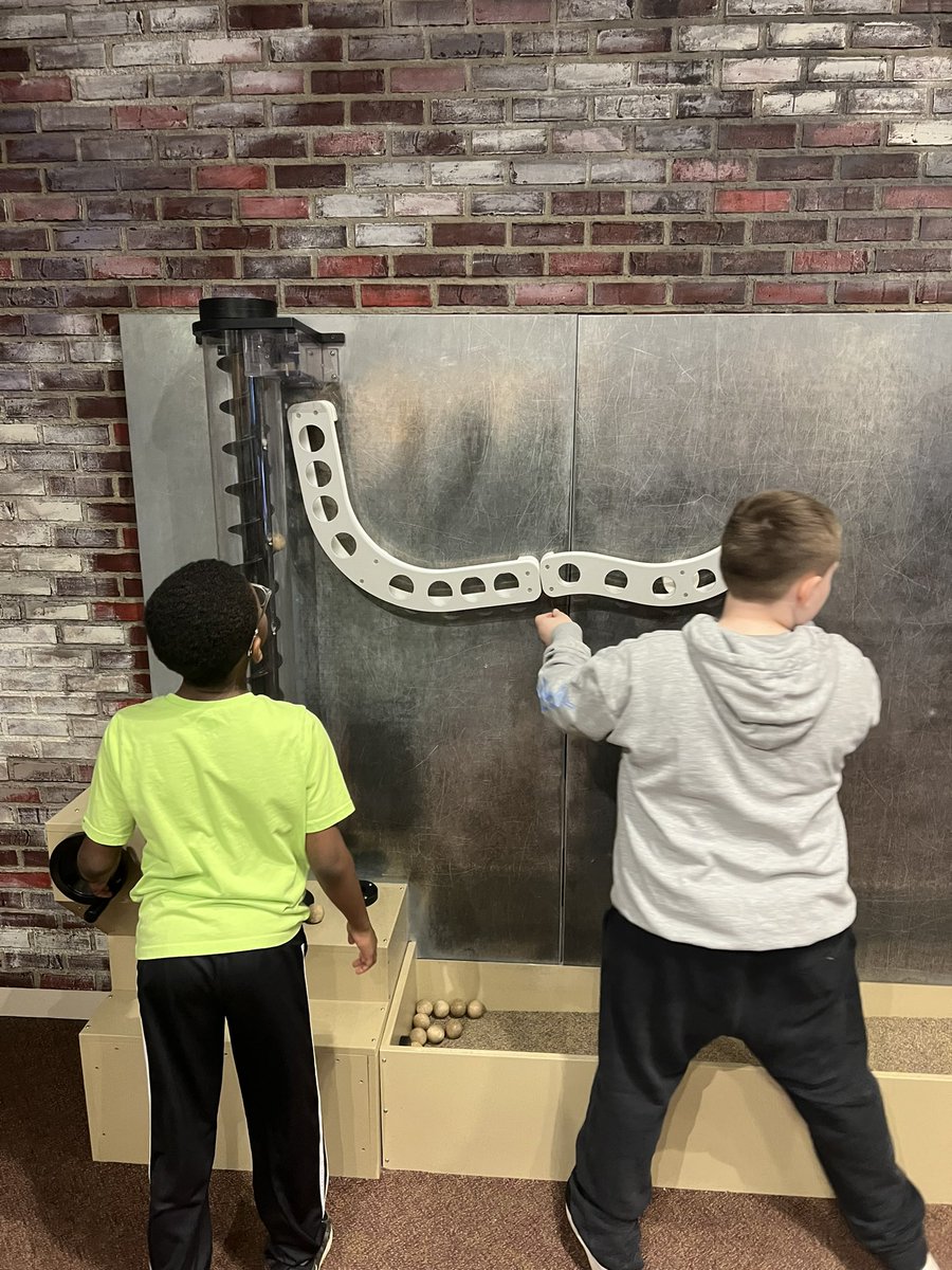 Falcon_Clement1's tweet photo. We had so much fun on our field trip to the @ChildSci yesterday! The magnetic slime was their favorite activity, of course 🧲🧪 https://t.co/Go7ei5F58r