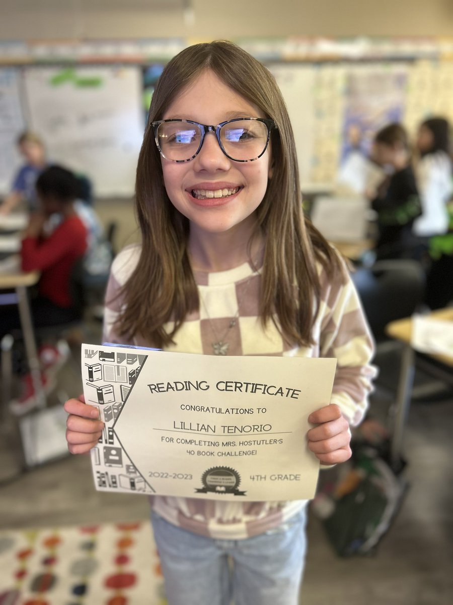 MrsHostutlerELA's tweet image. Another awesome reader added to our wall of fame! 👏👏 #40bookchallenge