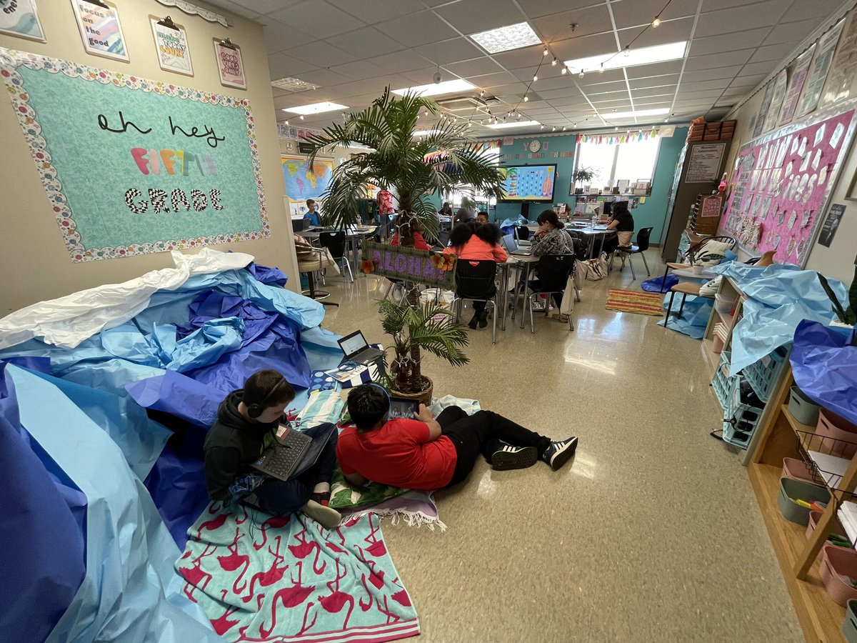 Are you ready to be Spring Break-In?! 😎 students traveled to the beach to complete a #qrbreakin reviewing the American Revolution 🏝️ they completed tasks to collect items for their beach day! Now bring on the real spring break!