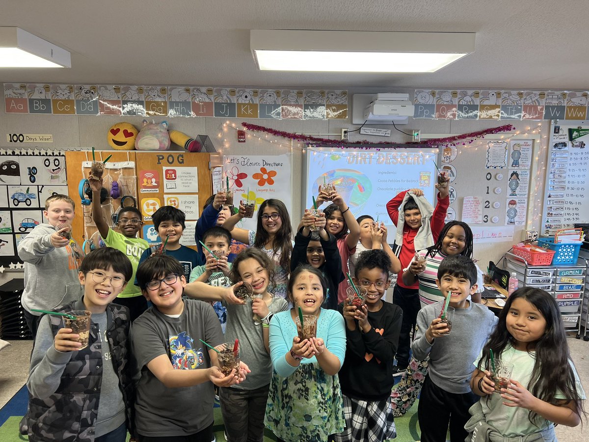Falcon_Clement1's tweet photo. We made “dirt dessert” to celebrate the end of our soil science unit. Cocoa pebbles for the bedrock, graham crackers for sand, chocolate pudding for the subsoil, oreos for the topsoil, and a gummy worm on top! 😋🪱 https://t.co/kq8UiQyqPu