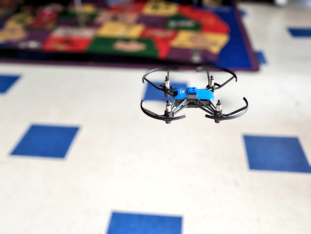 mrpiercEy's tweet image. We coded and flew some drones today in class.  Students plotted polygons on a coordinate grid and then figured out the code needed to fly along their perimeter.