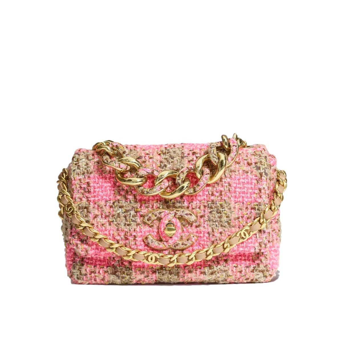 This Week's Most Covetted - Put a spring in your step with these new bags for spring.mailchi.mp/cove.tt/new-ba…