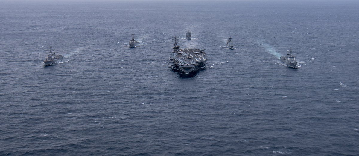 Dedicated to a #FreeandOpenIndoPacific region! 🇰🇷 ⚓ 🇺🇸 

The aircraft carrier #USSNimitz (CVN 68) Carrier Strike Group steams in formation with Republic of Korea Navy destroyers, conducting a bilateral maritime exercise.

#NavyPartnerships
