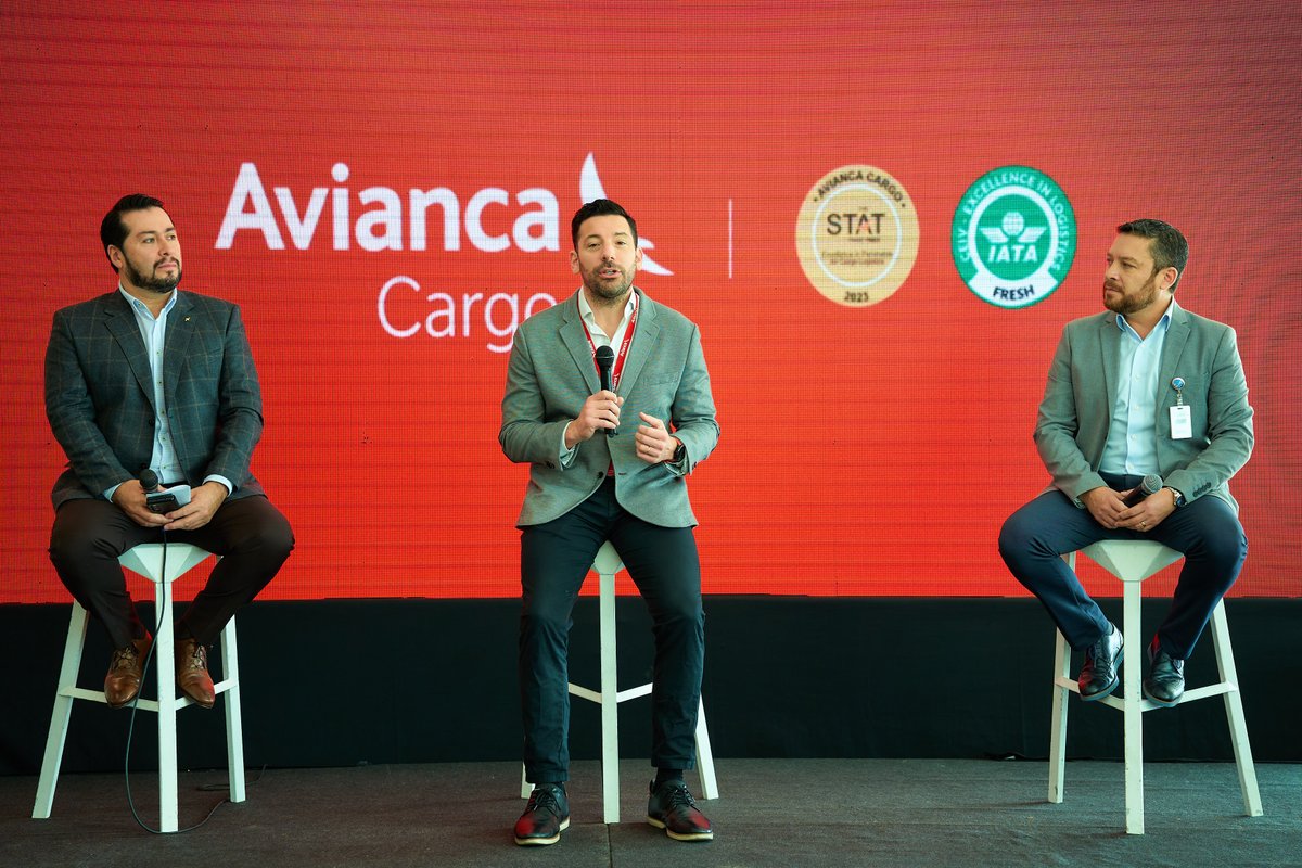 AeropuertoUIO's tweet photo. ¡Hoy es un día lleno de emociones en el #AeropuertoUIO!
¡Estamos encantados de dar la bienvenida a la nueva ruta de carga  Quito - Los Ángeles que @Avianca_Cargo inicia!
Muchos éxitos y felicidades en sus operaciones.
🥳👏✈️
#10añosConectandoDesarrollo https://t.co/vnJvBEvocR