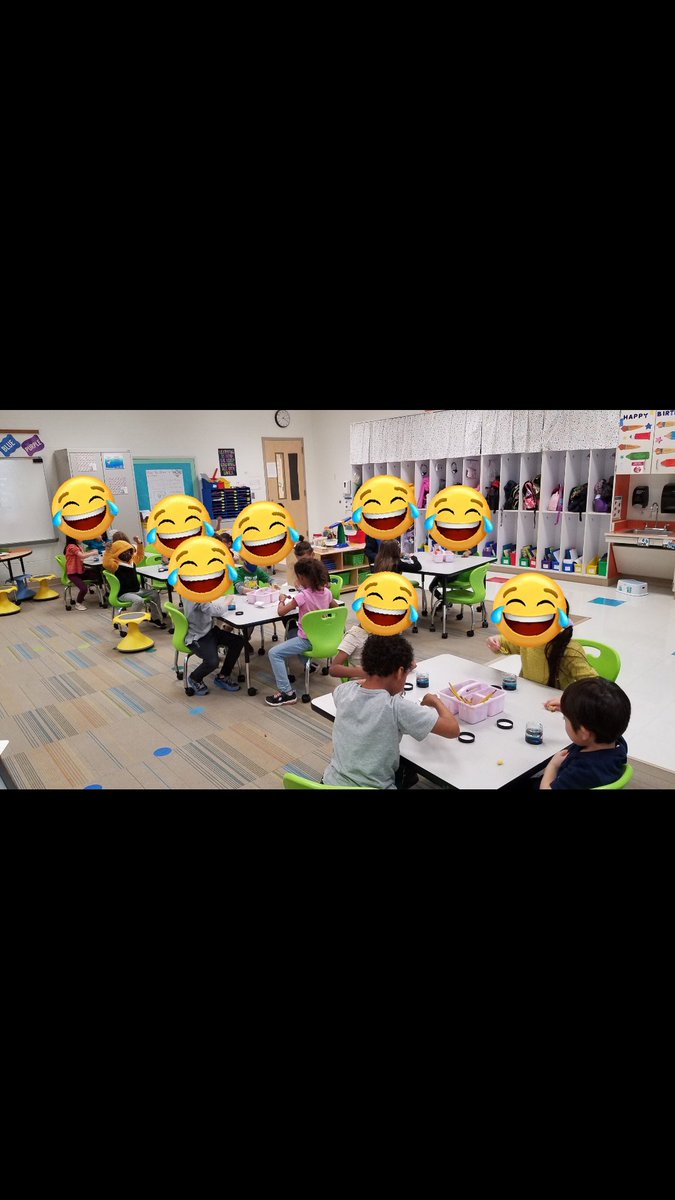 TheMsDrayton's tweet photo. Our @HortonsCreekES KinderHawks thoroughly enjoyed Science Day! We created a Human Spirograph, Oceans in a Jar, and had a Virtual Field Trip to observe Penguins! #hawksdoitdifferent #togetherisbetter https://t.co/JtggHOIGnt
