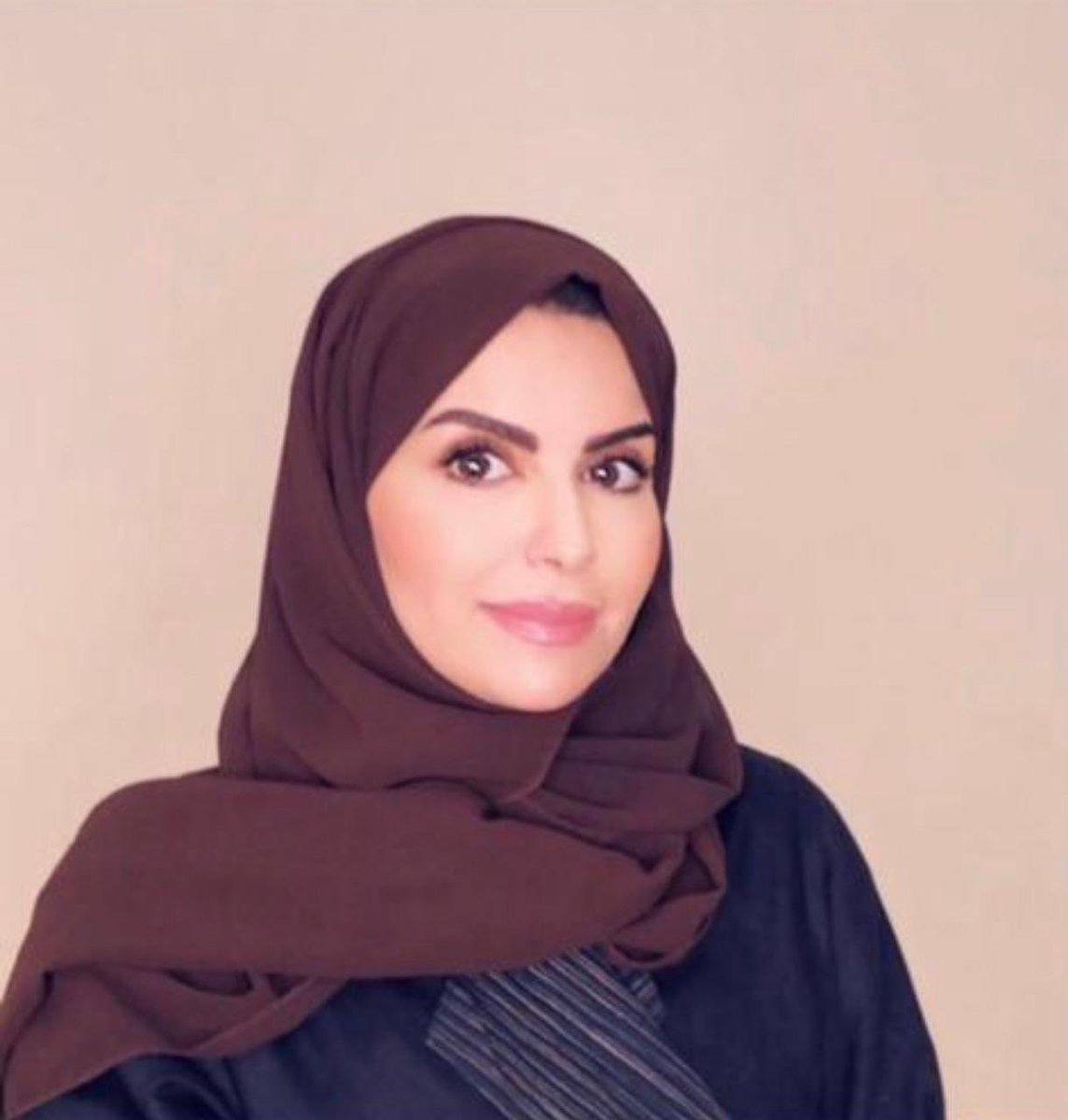 womenleaders_'s tweet photo. الأستاذة أمل بنت عايض العتيبي
"المدير العام لاستشارات الحوكمة في القطاع الحكومي".

عملت سابقاً : 
-رئيسة قطاع الافراد و إدارة الثروات في إدارة الالتزام ببنك ساب
-الرئيس التنفيذي للالتزام بمجموعة عبداللطيف العيسى القابضة 
-مدير عام الادارة العامة لحوكة و التزام الشركات بوزارة التجارة
-المدير التنفيذي للالتزام بشركة ثقة
-عضو المجلس التنسيقي لعمل المرأة في اتحاد الغرف السعودية
عضو لجنة ريادة الأعمال بمجلس الأعمال السعودي الصيني
-عضو لجنة المراجعة و المخاطر و الالتزام بشركة الراجحي الدولية للاستثمار
-عضو مجلس إدارة جمعية مودة