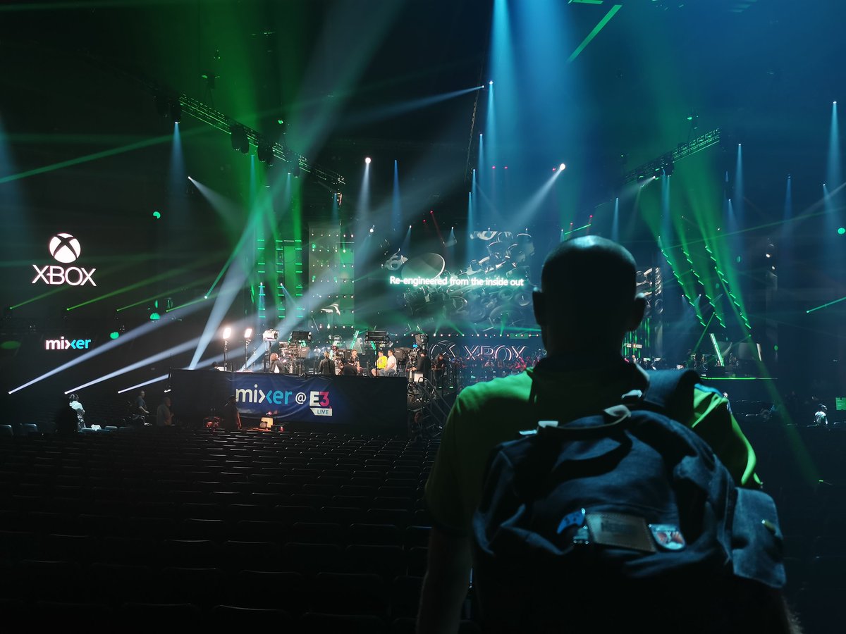 Zirka_ZT's tweet image. Cet instant... le dernier instant avant la clôture de l'#E32019 qui aurait pu imaginé que c'était le dernier 😥 fin d'une époque...