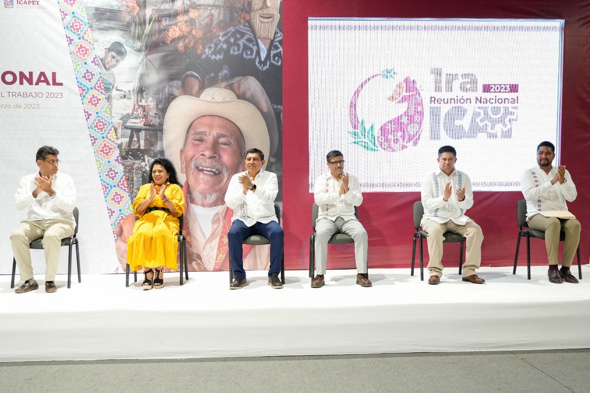 DesEconomicoOax's tweet photo. Atestiguamos la inauguración de la 1era. Reunión Nacional de los #Icats, encuentro donde el Gdor. @salomonj dio la bienvenida a las y los asistentes, destacando la importancia de estas instituciones para contribuir en la formación de capacidades laborales de la ciudadanía. https://t.co/wETgOEUSbA