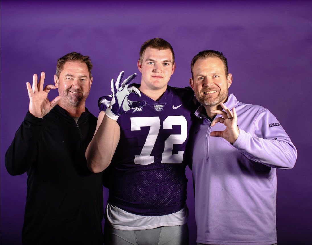 BoMac24's tweet photo. Spent yesterday with the BIG 12 champs @KStateFB and thank you @spedbraet for the great tour and attention to detail that’s consistent throughout their program. Always great to see @CoachCRiles. Loved seeing the O-Line in there day to day meetings!  @hayden_wall @CoachKli https://t.co/hEIFbsKqrm
