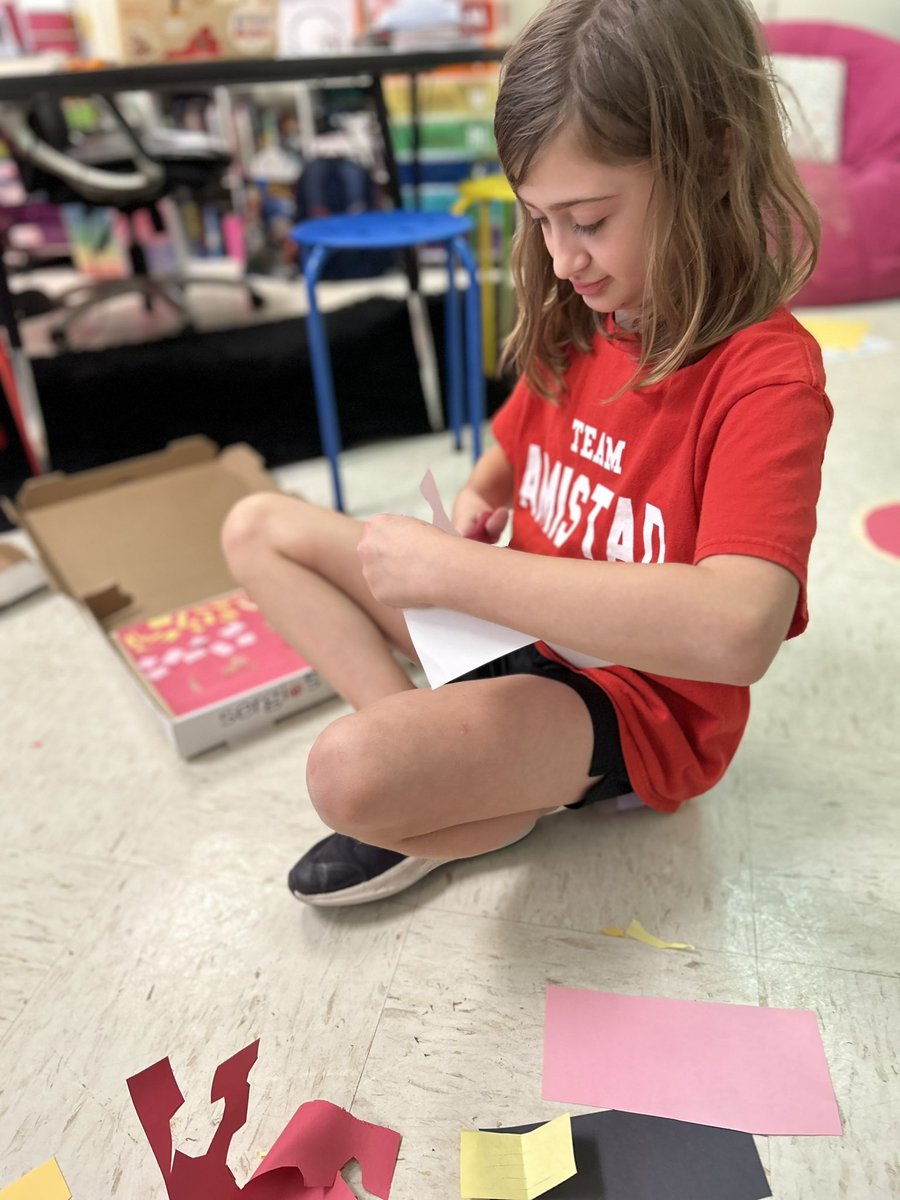 giftedsparkler's tweet image. Petty’s Patriots were hard at work today as they started the first part of their fraction unit #performanceassessment! I cannot wait to see their finished products! HUGE thanks to Sergio’s Italian for the boxes! #gordonpatriotpride #kidsdeserveit #iteachmath