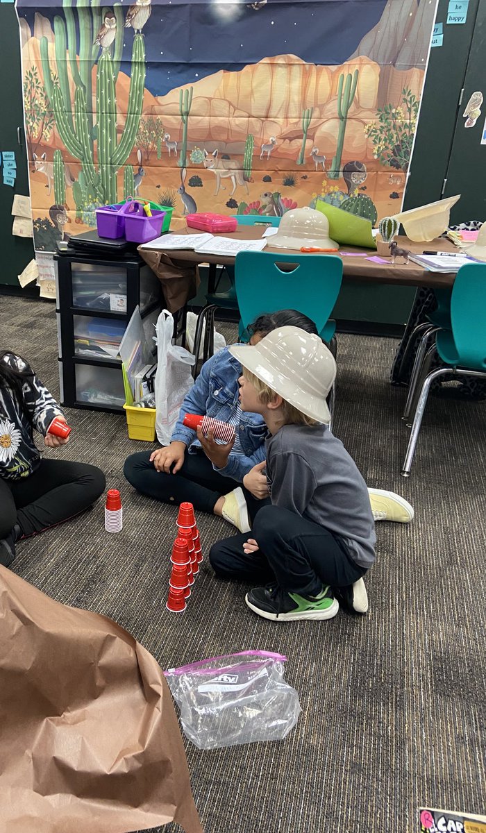 texasmaestramsg's tweet image. While I work in small groups, the rest of my mathematicians work on various math stations. #HumbleMathmaticians #marchmathmadness @HumbleISD_HE @HumbleElemMath @MrsVelasco_HE @ajmteach