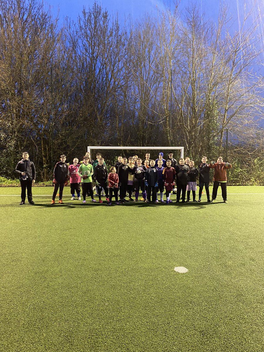 J4K DEVON &amp; CORNWALL ❤️🧤

Mad goalkeepers training in torrential rain tonight at J4K All Saints,they wouldn’t have it any other way .❤️J4K🧤

andrewmeeds@just4keepers.co.uk