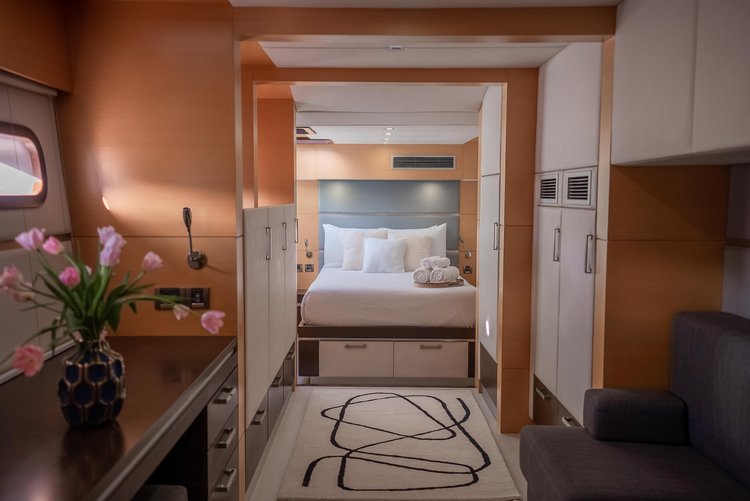 HawaiiSailing's tweet photo. Spectacular New Addition Sunreef 70 catamaran! The Ultimate in Excellence, Quality, Luxury. 3 full guest cabins plus main salon, galley, captains quarters and crew quarters.
info@hawaiisailingadventures.com https://t.co/RX4sRQ6LK5