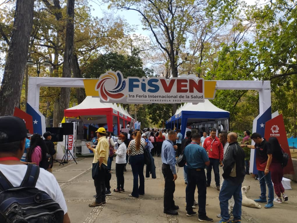 Investigadores del @CNTQ_Vzla asistieron a la inauguración de la 1era Feria Internacional de la Salud, donde se exhiben los grandes avances científicos, tecnológicos, innovación y desarrollo aplicados a la salud para el bienestar de la humanidad. #MaduroEsUnDuro