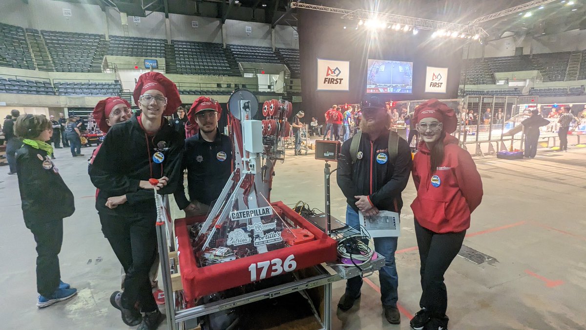 FRC1736's tweet photo. First day of Seven Rivers has come to a close! We are excited for the start of qualification rounds tomorrow! Good luck everyone! 🍩 #frc #omgrobots #FIRSTrobotics https://t.co/XG4ugApJtH