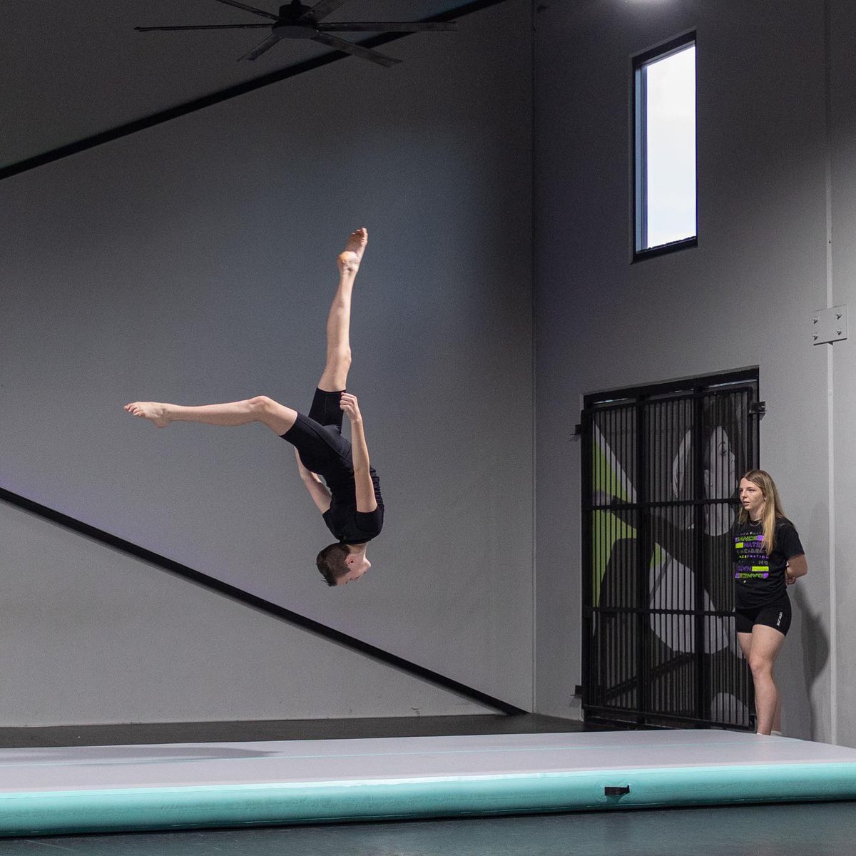 1,2,3 flip ! 😮😲🤣👏💯🔥 #gymnast #gymnastics #aerial #leotardlife #aksport #aksportairtrack #gymnast #gymnastics #cheerleaders #equipment #cheerleading #dance #dancing #airtrack #airproducts #gymnasts #gymternet #tumble #tumbling #flip #gymtime #dancelife #dance