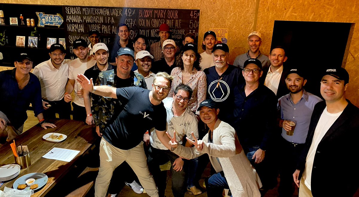 MajorDuffles's tweet image. Kicking off this round of Real Vision meet ups in Sydney. A fun night with an incredible community, who are able to connect IRL at such an important moment in time! Thank you 🙏@RealVision @TheRVCollective @RealVisionBot @elaineyyly @RaoulGMI #rvmeetups