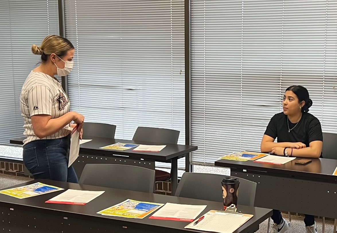 GRAD Club Baytown participants discussed academic excellence this evening. Our invited guest from <a href="/WFSBaytown/">WFS - Baytown</a> provided tips on resume writing. To learn more about how you or your students can join our GRAD Club, call 713-640-3709. #MakingItHappenTogether