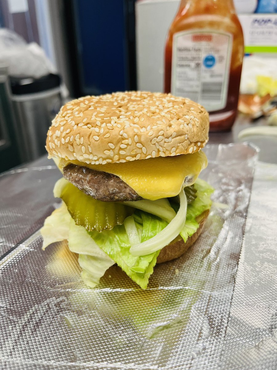 3mrestaurant's tweet image. Our tall #chesseburger #3mrestaurant #Chicago #chicagofood #Food #foodblogger #Foodie #Foodies #foodlover #chicagorestaurants