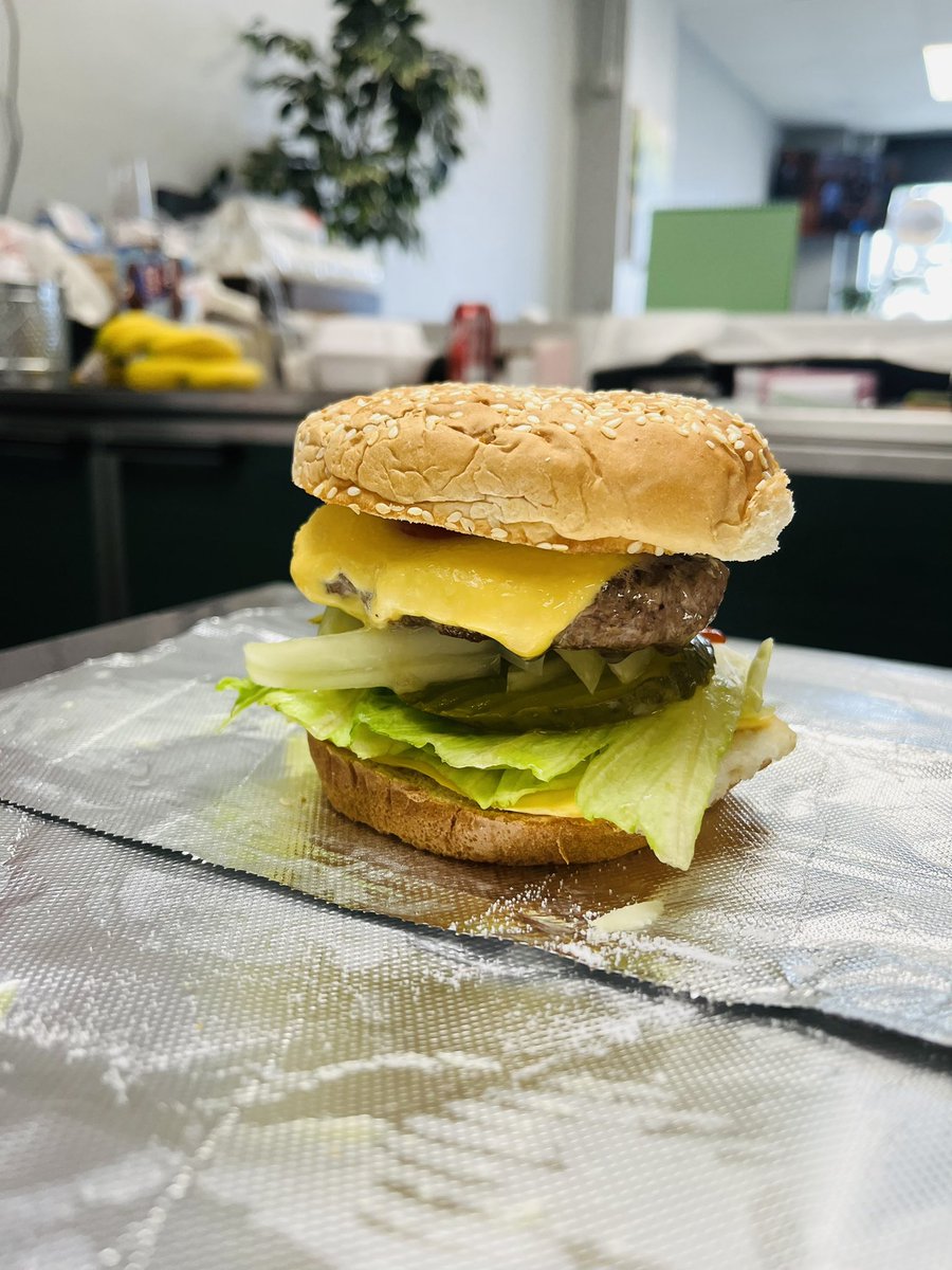 3mrestaurant's tweet image. Our tall #chesseburger #3mrestaurant #Chicago #chicagofood #Food #foodblogger #Foodie #Foodies #foodlover #chicagorestaurants