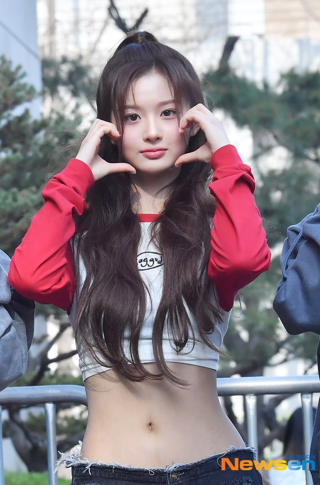 NMIXX ソリュン、ミュージックバンク出勤