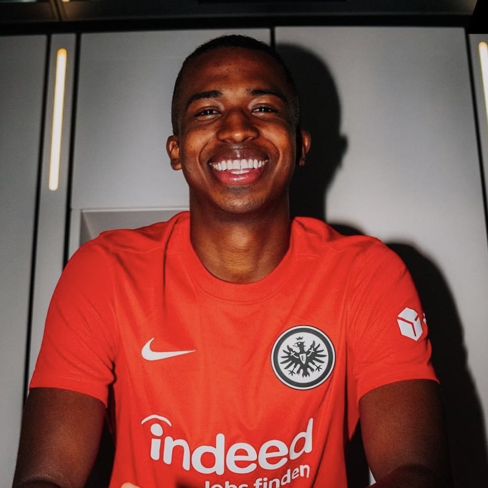 Transfer News Central on X: "OFFICIAL: Eintracht Frankfurt have signed centre-back William Pacho from Antwerp for €9m on a contract until 2028. https://t.co/ml21E8FaMY" / X